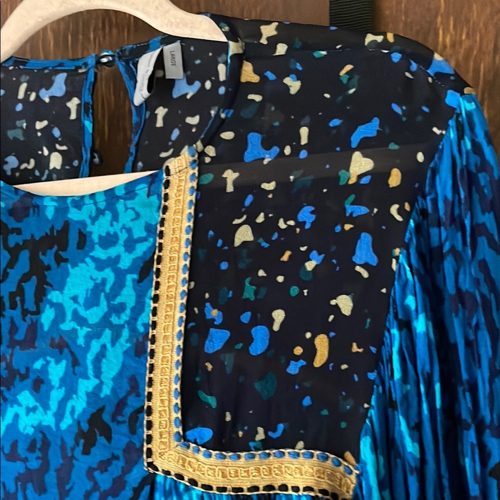 Blue Patterned Women's Top - Picture 5 of 10